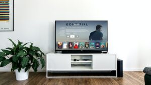 Read more about the article Cara Menyambungkan Laptop ke TV Tanpa HDMI