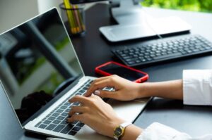 Read more about the article Jasa Rental Laptop Kantor Murah Dan Terpercaya